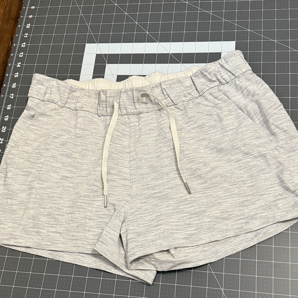 Lululemon on the fly shorts